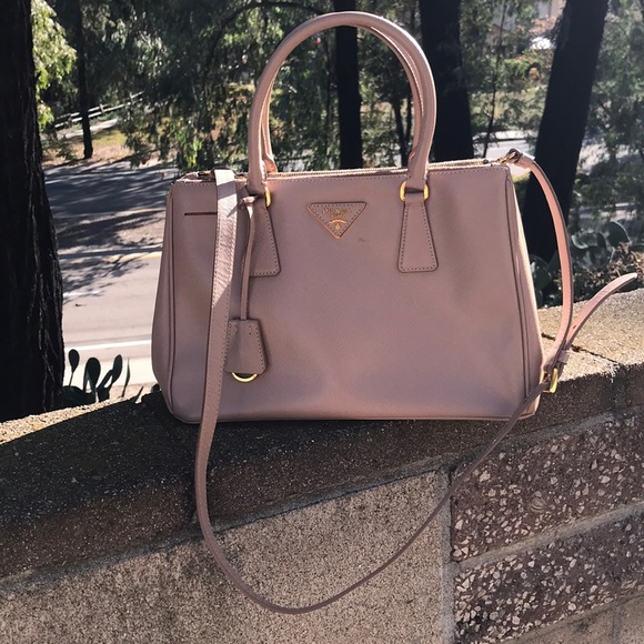 Authentic Prada Saffiano Lux Double Zip Tote - Picture 2 of 11